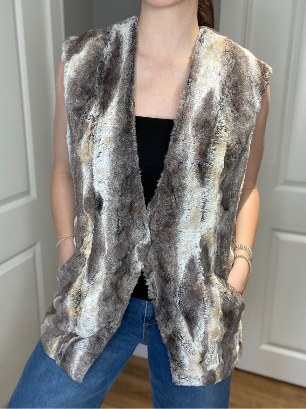 Hilary MacMillan Faux Fur Open-Front Vest - Picture 8 of 9